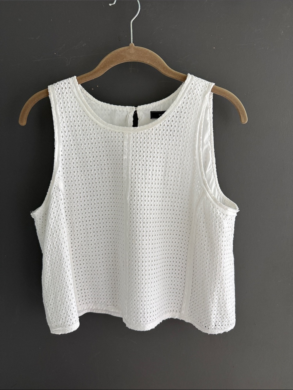 BCBGMaxAzria DALILA White Eyelet Sleeveless Tank Size M